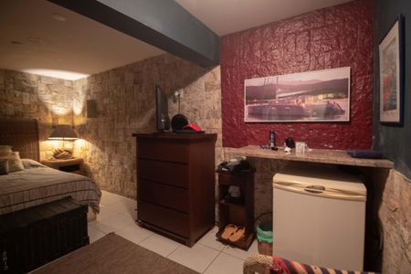 Casa para alugar com 250m², 6 quartos e 2 vagas Casa para alugar com 250m², 6 quartos e 2 vagasQuarto 1