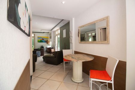 Casa para alugar com 250m², 6 quartos e 2 vagas Casa para alugar com 250m², 6 quartos e 2 vagasCozinha 1 - copa