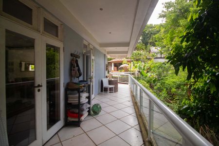 Casa para alugar com 250m², 6 quartos e 2 vagas Casa para alugar com 250m², 6 quartos e 2 vagasVaranda da Sala