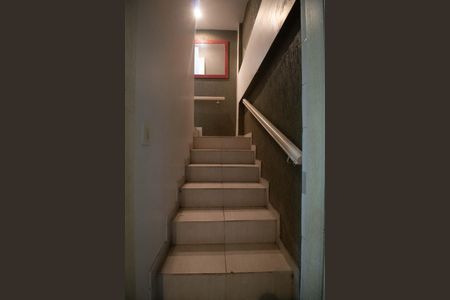 Casa para alugar com 250m², 6 quartos e 2 vagas Casa para alugar com 250m², 6 quartos e 2 vagasÁrea comum - escadas