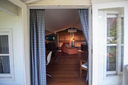 Casa para alugar com 250m², 6 quartos e 2 vagas Casa para alugar com 250m², 6 quartos e 2 vagasSuíte 1 - Varanda