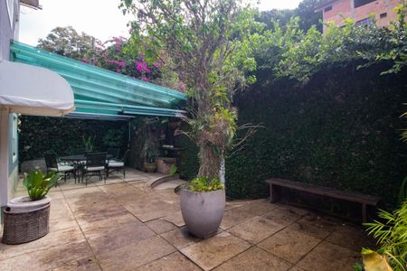 Casa para alugar com 250m², 6 quartos e 2 vagas Casa para alugar com 250m², 6 quartos e 2 vagasHall de entrada