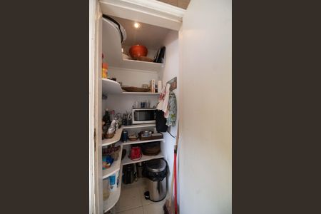 Casa para alugar com 250m², 6 quartos e 2 vagas Casa para alugar com 250m², 6 quartos e 2 vagasCozinha 1 - despensa