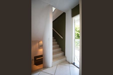 Casa para alugar com 250m², 6 quartos e 2 vagas Casa para alugar com 250m², 6 quartos e 2 vagasQuarto 4