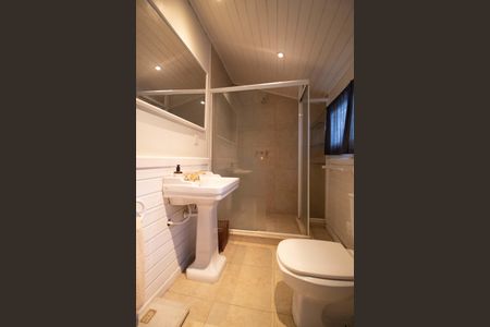 Casa para alugar com 250m², 6 quartos e 2 vagas Casa para alugar com 250m², 6 quartos e 2 vagasBanheiro da Suíte