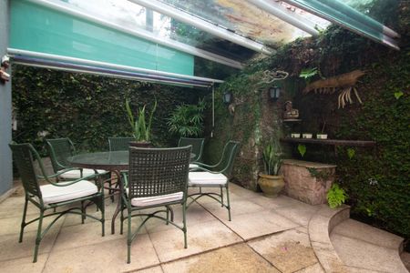 Casa para alugar com 250m², 6 quartos e 2 vagas Casa para alugar com 250m², 6 quartos e 2 vagasHall de entrada