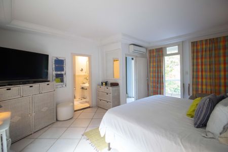 Casa para alugar com 250m², 6 quartos e 2 vagas Casa para alugar com 250m², 6 quartos e 2 vagasSuíte 2