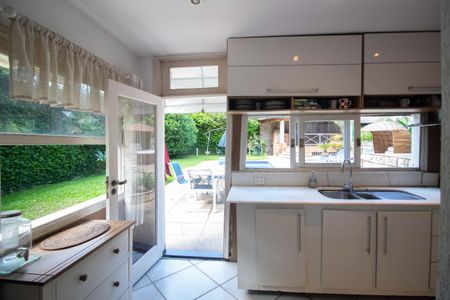 Casa para alugar com 250m², 6 quartos e 2 vagas Casa para alugar com 250m², 6 quartos e 2 vagasCozinha 1