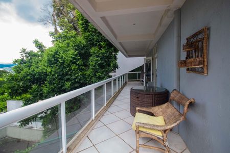 Casa para alugar com 250m², 6 quartos e 2 vagas Casa para alugar com 250m², 6 quartos e 2 vagasVaranda da Sala