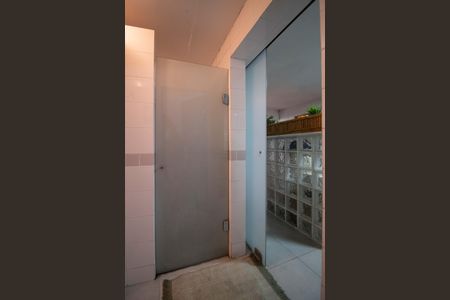 Casa para alugar com 250m², 6 quartos e 2 vagas Casa para alugar com 250m², 6 quartos e 2 vagasBanheiro social 1