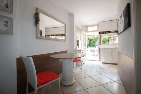 Casa para alugar com 250m², 6 quartos e 2 vagas Casa para alugar com 250m², 6 quartos e 2 vagasCozinha 1 - copa