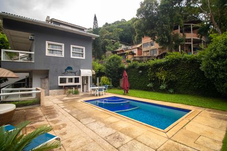 Casa para alugar com 250m², 6 quartos e 2 vagas Casa para alugar com 250m², 6 quartos e 2 vagasÁrea comum - Piscina