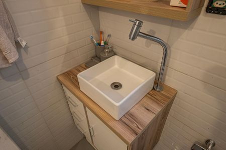 Casa à venda com 173m², 3 quartos e 2 vagas Casa à venda com 173m², 3 quartos e 2 vagasBanheiro