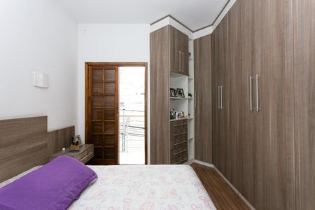 Casa à venda com 200m², 3 quartos e 4 vagas Casa à venda com 200m², 3 quartos e 4 vagasSuíte