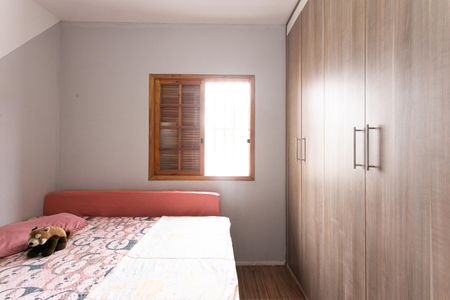 Casa à venda com 200m², 3 quartos e 4 vagas Casa à venda com 200m², 3 quartos e 4 vagasQuarto 1