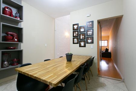 Casa à venda com 200m², 3 quartos e 4 vagas Casa à venda com 200m², 3 quartos e 4 vagasCozinha