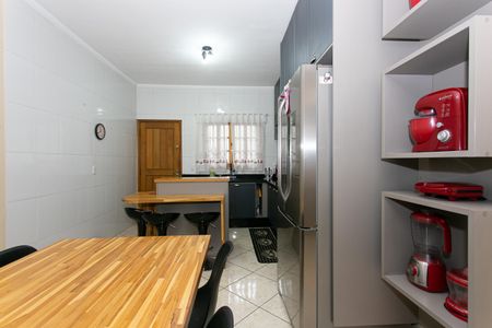 Casa à venda com 200m², 3 quartos e 4 vagas Casa à venda com 200m², 3 quartos e 4 vagasCozinha