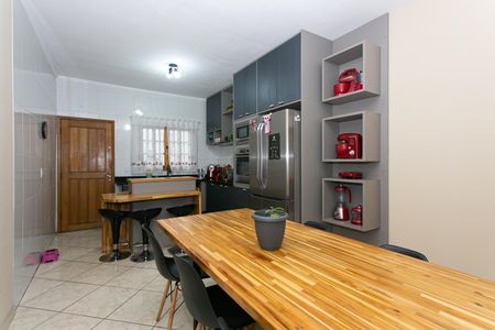 Casa à venda com 200m², 3 quartos e 4 vagas Casa à venda com 200m², 3 quartos e 4 vagasCozinha