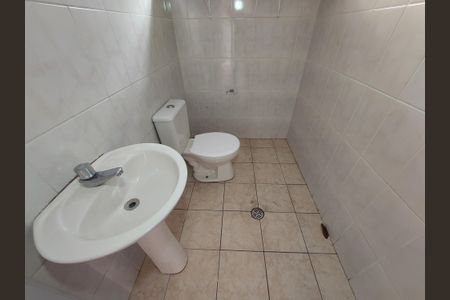 Casa à venda com 230m², 5 quartos e 2 vagas Casa à venda com 230m², 5 quartos e 2 vagasBanheiro