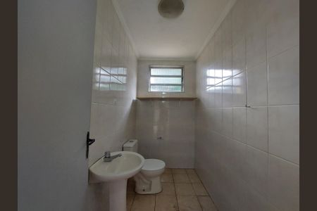 Casa à venda com 230m², 5 quartos e 2 vagas Casa à venda com 230m², 5 quartos e 2 vagasBanheiro