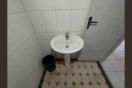 Casa à venda com 230m², 5 quartos e 2 vagas Casa à venda com 230m², 5 quartos e 2 vagasBanheiro