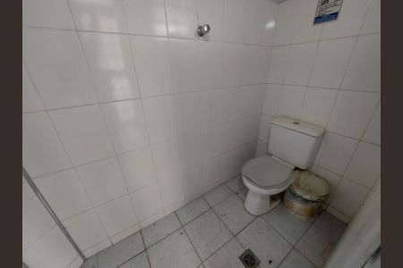 Casa à venda com 230m², 5 quartos e 2 vagas Casa à venda com 230m², 5 quartos e 2 vagasBanheiro