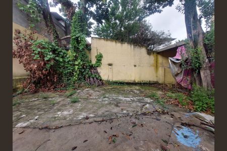 Casa à venda com 230m², 5 quartos e 2 vagas Casa à venda com 230m², 5 quartos e 2 vagasÁrea comum