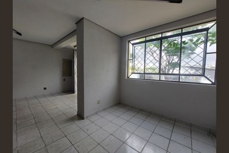 Casa à venda com 230m², 5 quartos e 2 vagas Casa à venda com 230m², 5 quartos e 2 vagasSala