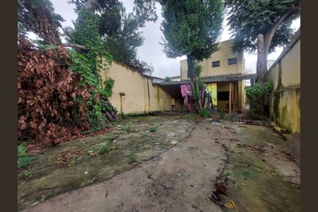 Casa à venda com 230m², 5 quartos e 2 vagas Casa à venda com 230m², 5 quartos e 2 vagasÁrea comum