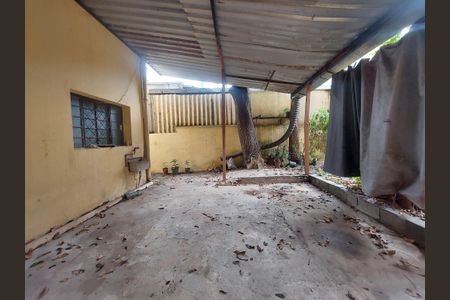 Casa à venda com 230m², 5 quartos e 2 vagas Casa à venda com 230m², 5 quartos e 2 vagasGaragem