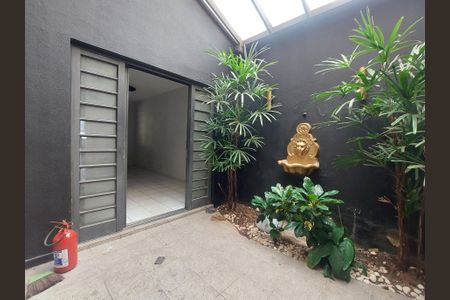 Casa à venda com 230m², 5 quartos e 2 vagas Casa à venda com 230m², 5 quartos e 2 vagasÁrea Externa