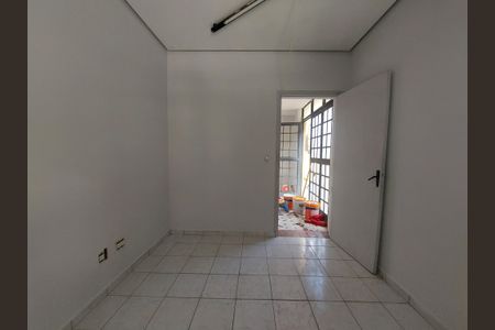Casa à venda com 230m², 5 quartos e 2 vagas Casa à venda com 230m², 5 quartos e 2 vagasQuarto 1