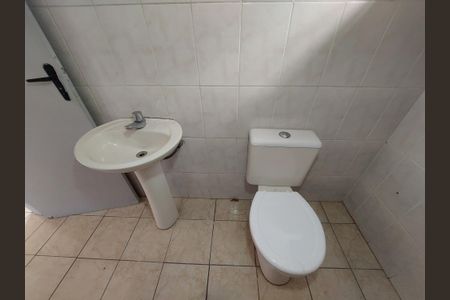 Casa à venda com 230m², 5 quartos e 2 vagas Casa à venda com 230m², 5 quartos e 2 vagasBanheiro