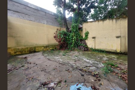 Casa à venda com 230m², 5 quartos e 2 vagas Casa à venda com 230m², 5 quartos e 2 vagasÁrea comum