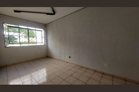 Casa à venda com 230m², 5 quartos e 2 vagas Casa à venda com 230m², 5 quartos e 2 vagasQuarto 5