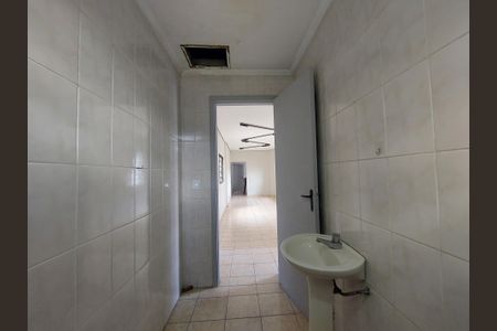 Casa à venda com 230m², 5 quartos e 2 vagas Casa à venda com 230m², 5 quartos e 2 vagasBanheiro