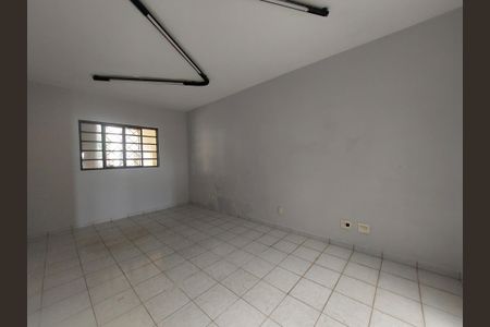 Casa à venda com 230m², 5 quartos e 2 vagas Casa à venda com 230m², 5 quartos e 2 vagasQuarto 1