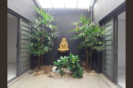 Casa à venda com 230m², 5 quartos e 2 vagas Casa à venda com 230m², 5 quartos e 2 vagasÁrea Externa