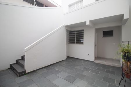 Casa à venda com 290m², 5 quartos e 2 vagas Casa à venda com 290m², 5 quartos e 2 vagasQuintal