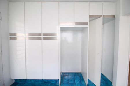 Casa à venda com 290m², 5 quartos e 2 vagas Casa à venda com 290m², 5 quartos e 2 vagasCozinha