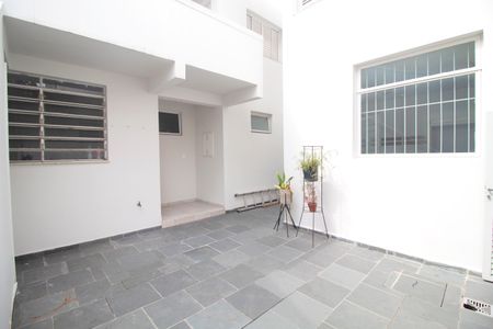 Casa à venda com 290m², 5 quartos e 2 vagas Casa à venda com 290m², 5 quartos e 2 vagasQuintal