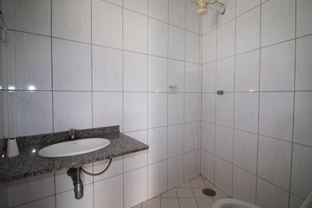 Casa à venda com 290m², 5 quartos e 2 vagas Casa à venda com 290m², 5 quartos e 2 vagasBanheiro de Serviço