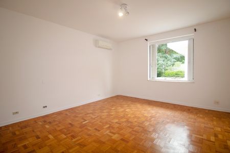 Casa à venda com 290m², 5 quartos e 2 vagas Casa à venda com 290m², 5 quartos e 2 vagasSuíte 2