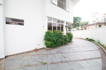 Casa à venda com 290m², 5 quartos e 2 vagas Casa à venda com 290m², 5 quartos e 2 vagasQuintal