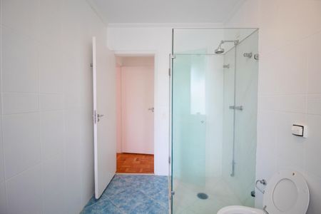 Casa à venda com 290m², 5 quartos e 2 vagas Casa à venda com 290m², 5 quartos e 2 vagasBanheiro da Suíte 2