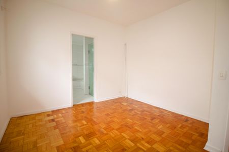 Casa à venda com 290m², 5 quartos e 2 vagas Casa à venda com 290m², 5 quartos e 2 vagasQuarto 2