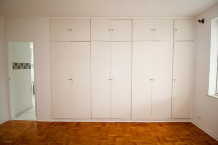 Casa à venda com 290m², 5 quartos e 2 vagas Casa à venda com 290m², 5 quartos e 2 vagasQuarto 3