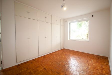 Casa à venda com 290m², 5 quartos e 2 vagas Casa à venda com 290m², 5 quartos e 2 vagasSuíte 1