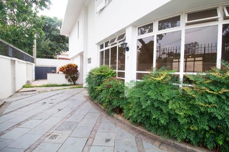 Casa à venda com 290m², 5 quartos e 2 vagas Casa à venda com 290m², 5 quartos e 2 vagasQuintal
