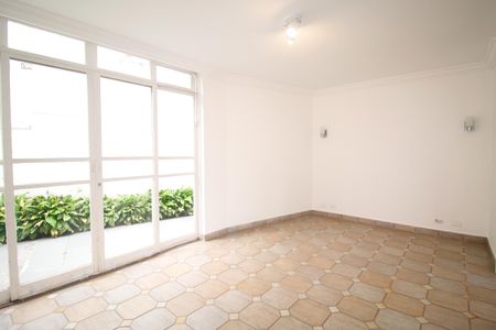 Casa à venda com 290m², 5 quartos e 2 vagas Casa à venda com 290m², 5 quartos e 2 vagasQuarto1